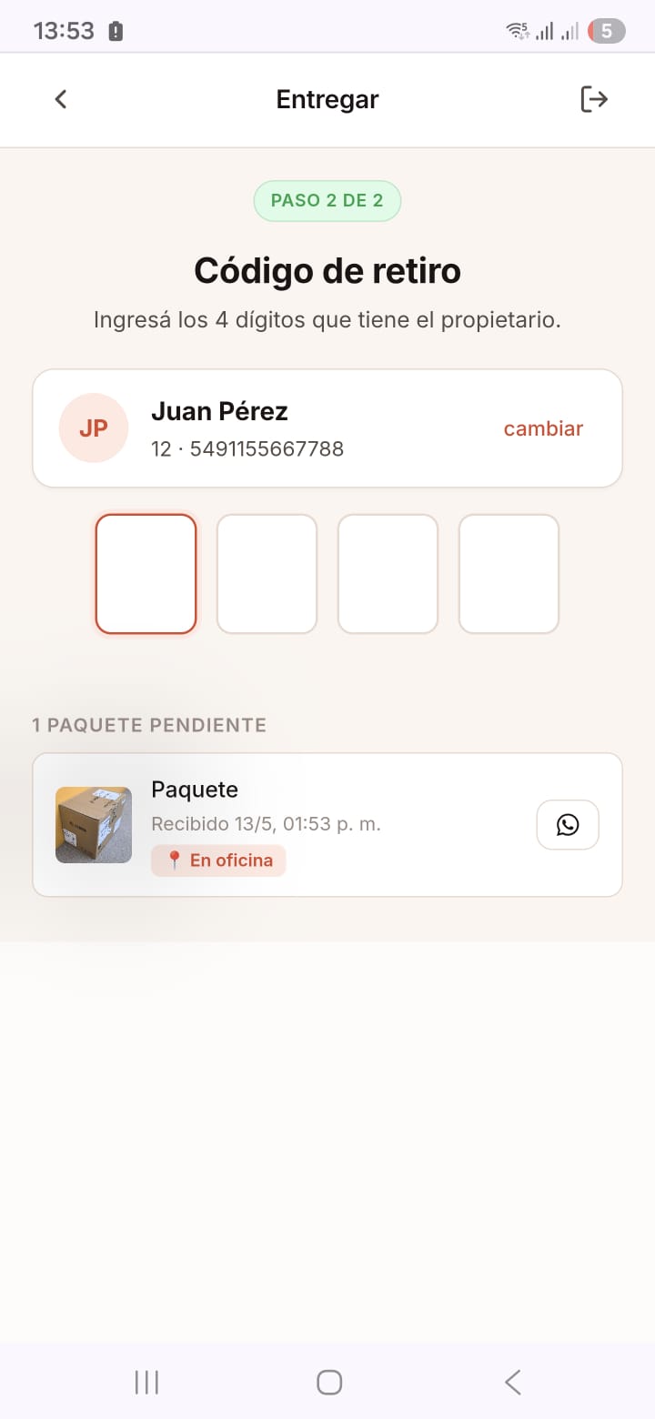 App del guardia: entregar paquete, ingresar código de retiro de 4 dígitos del propietario