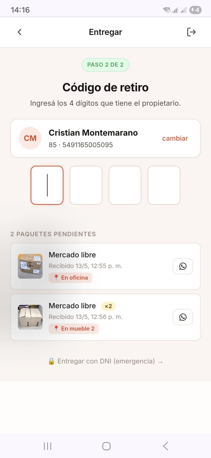Pantalla del guardia validando el código del propietario Cristian Montemarano con 2 paquetes pendientes a retirar